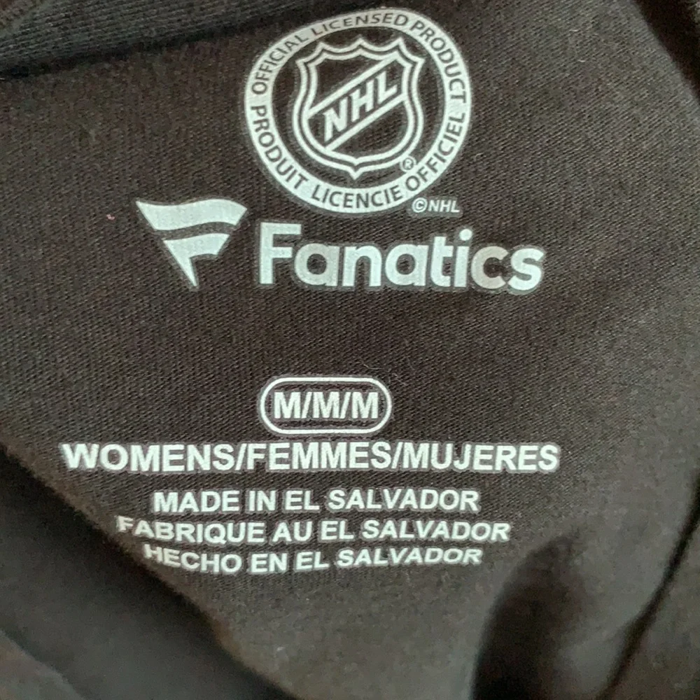 FANATICS NWT BLACK RED BLACKHAWKS CHICAGO V-NECK SHORT SLEEVE T-SHIRT SIZE M - Picture 7 of 7